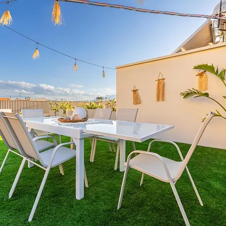 Apartment Zen Rooftop Escape