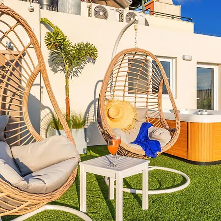Apartment Zen Rooftop Escape