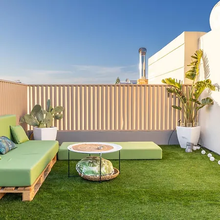 Apartment Zen Rooftop Escape